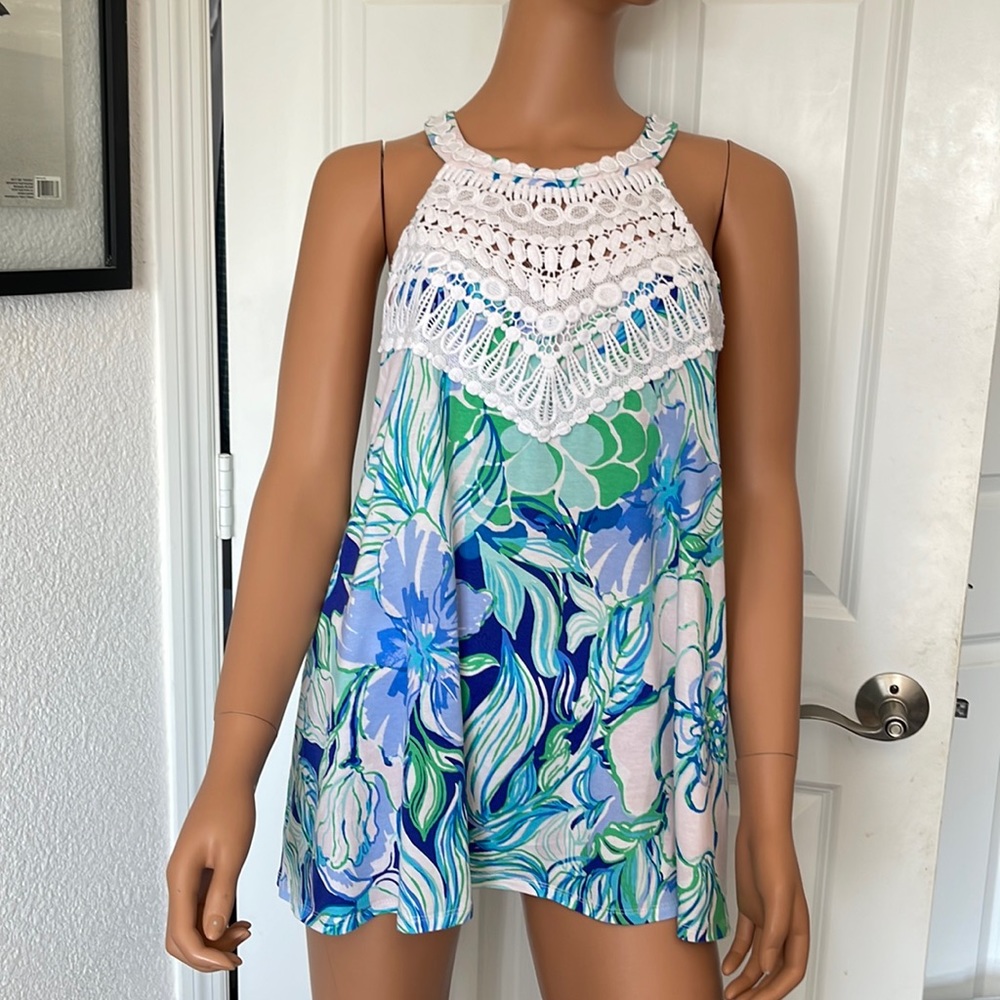 Beautiful LILLY PULITZER SLEEVELESS HALTER NECK TOP. Sz XL White/blue/green. EUC